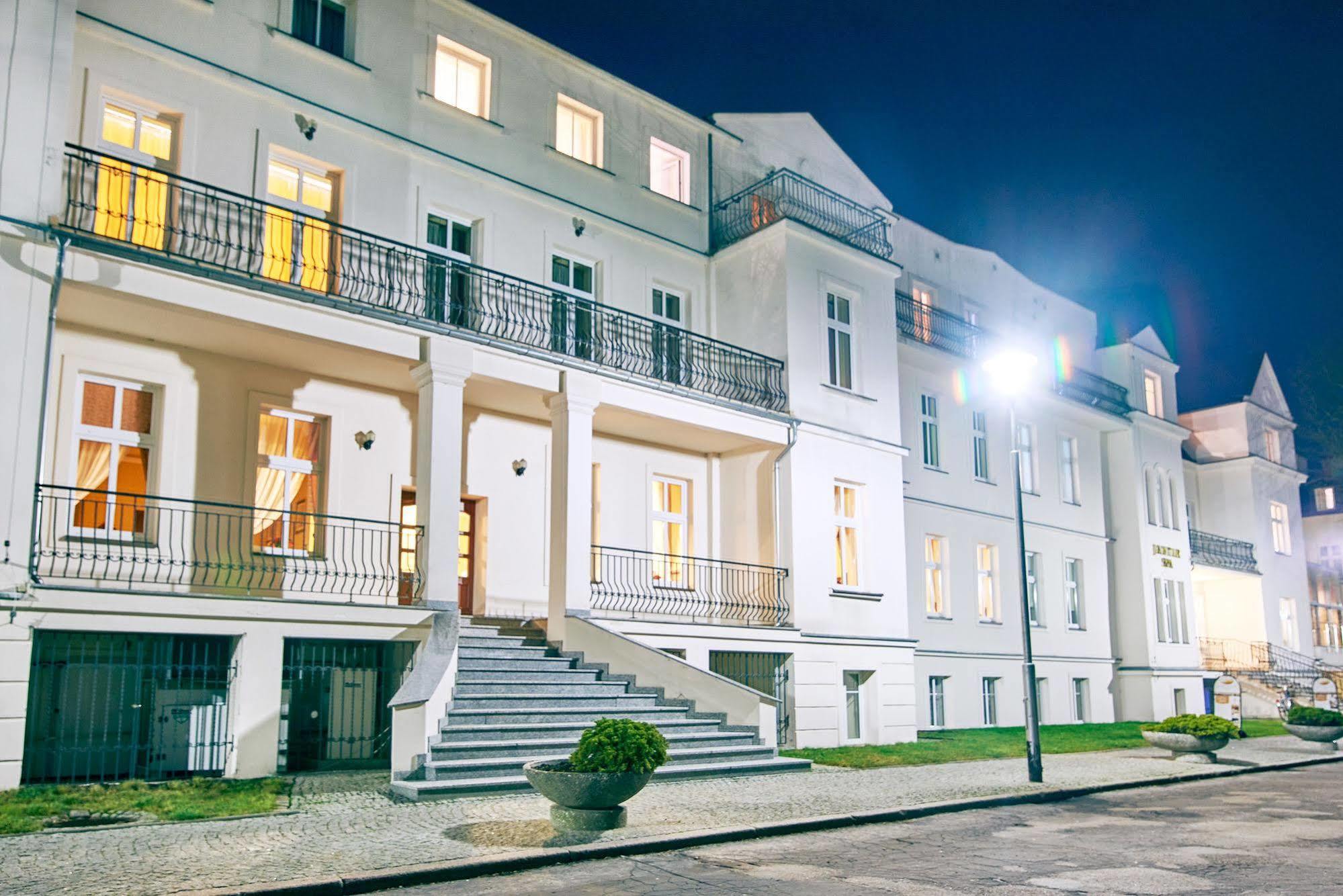 Jantar Hotel & Spa By Zdrojowa โควอบเซก ภายนอก รูปภาพ