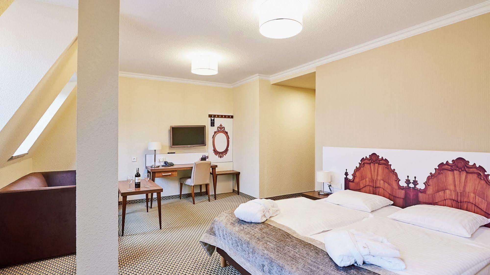 Jantar Hotel & Spa By Zdrojowa โควอบเซก ภายนอก รูปภาพ